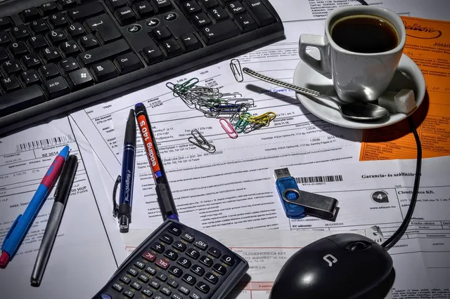 bookkeeper, accountant, office, coffee, calculator, keyboard, pen, usb drive, invoice, company, paperwork, administration, accounting, work, desk, profit, paper, mouse, document, financial, finance, business, accountant, invoice, invoice, invoice, administration, administration, administration, administration, administration, accounting, accounting, accounting. The payroll software costs employers miss, from employee bands to parallel runs