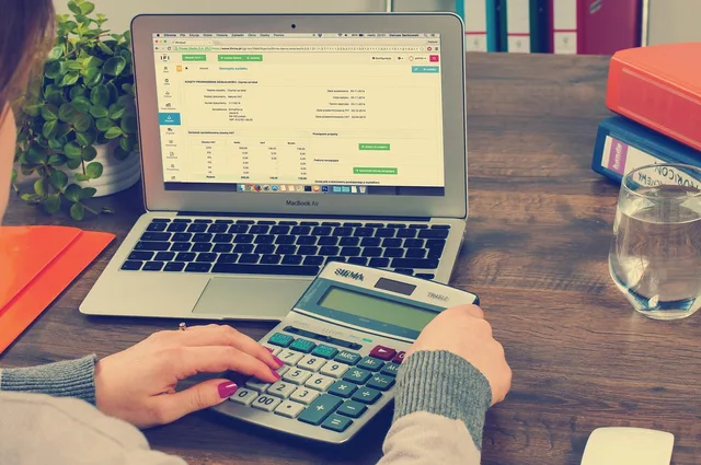 bookkeeping, accounting, taxes, settlement, calculator, money, business, finance, billing, documents, office, desk, secretariat, macbook, binder, folders, bookkeeping, bookkeeping, bookkeeping, accounting, accounting, accounting, accounting, accounting, taxes, calculator, money, money, money, finance, finance, finance, finance, billing. A payroll workflow from opening the period to reconciling the outputs